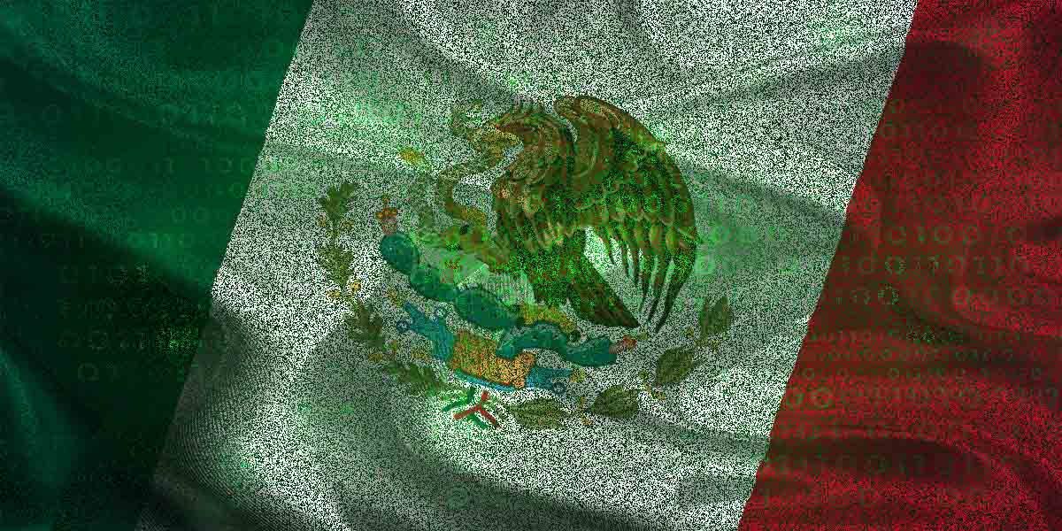 Bandera de México con efecto digital y código binario en tonos verdes que simboliza los ciberataques y amenazas informáticas que enfrenta el país.